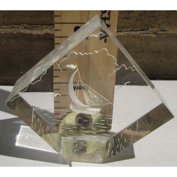 LUCITE SAILBOAT paperweight home decor birds diamond shape office desk - Picture 3 of 3